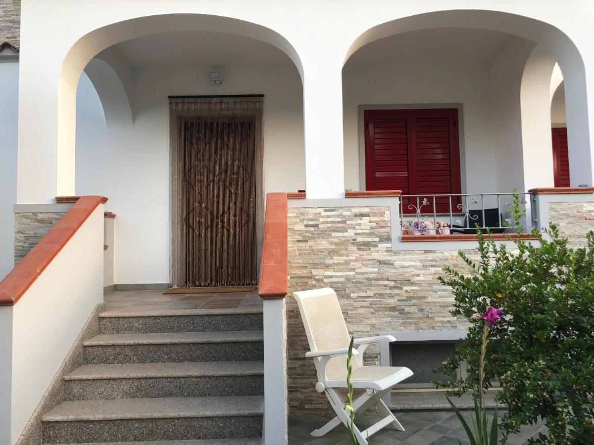 אורוסיי Appartamento In Villa Andreina מראה חיצוני תמונה